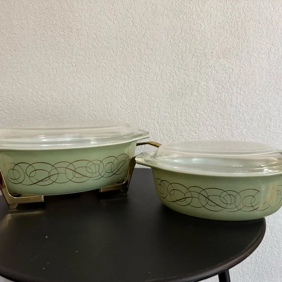 1962 Vintage Pyrex Golden Scroll Casserole Set - Light Green with Gold Accents - Picture 4 of 9